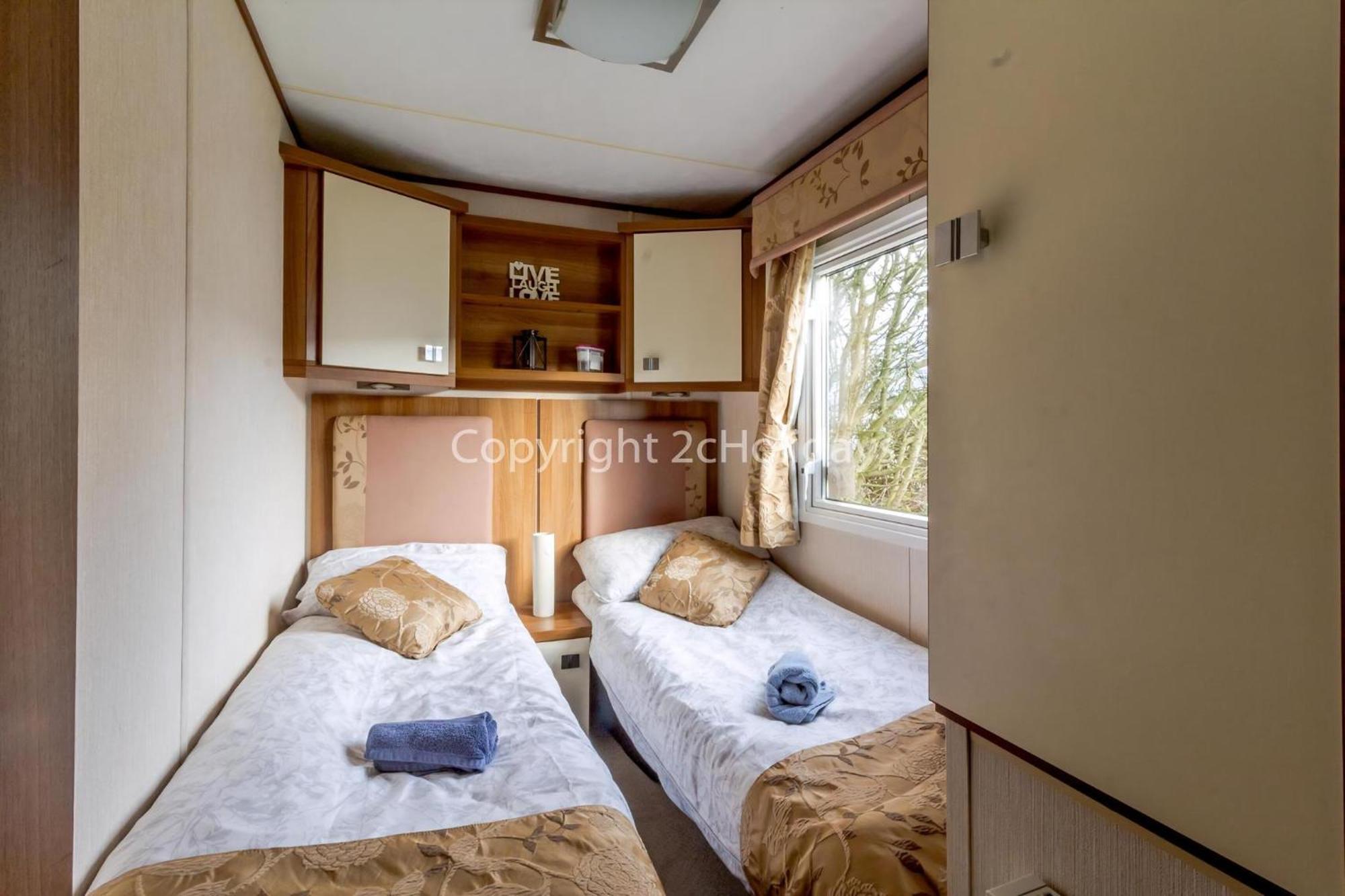 Lovely Caravan For Hire With Decking At Skipsea Sands In Yorkshire Ref 41015Wf Barmston Exterior photo